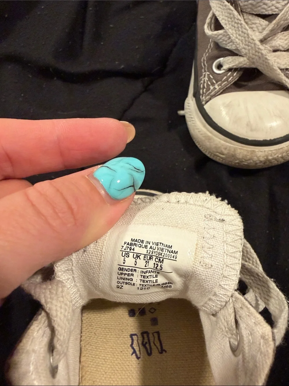 Kids Casual Canvas Lace-Up Sneakers in grey/brown size toddler 5 converse